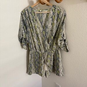 Gianni Bini green snake print drawstring waist roll tab sleeve romper size L